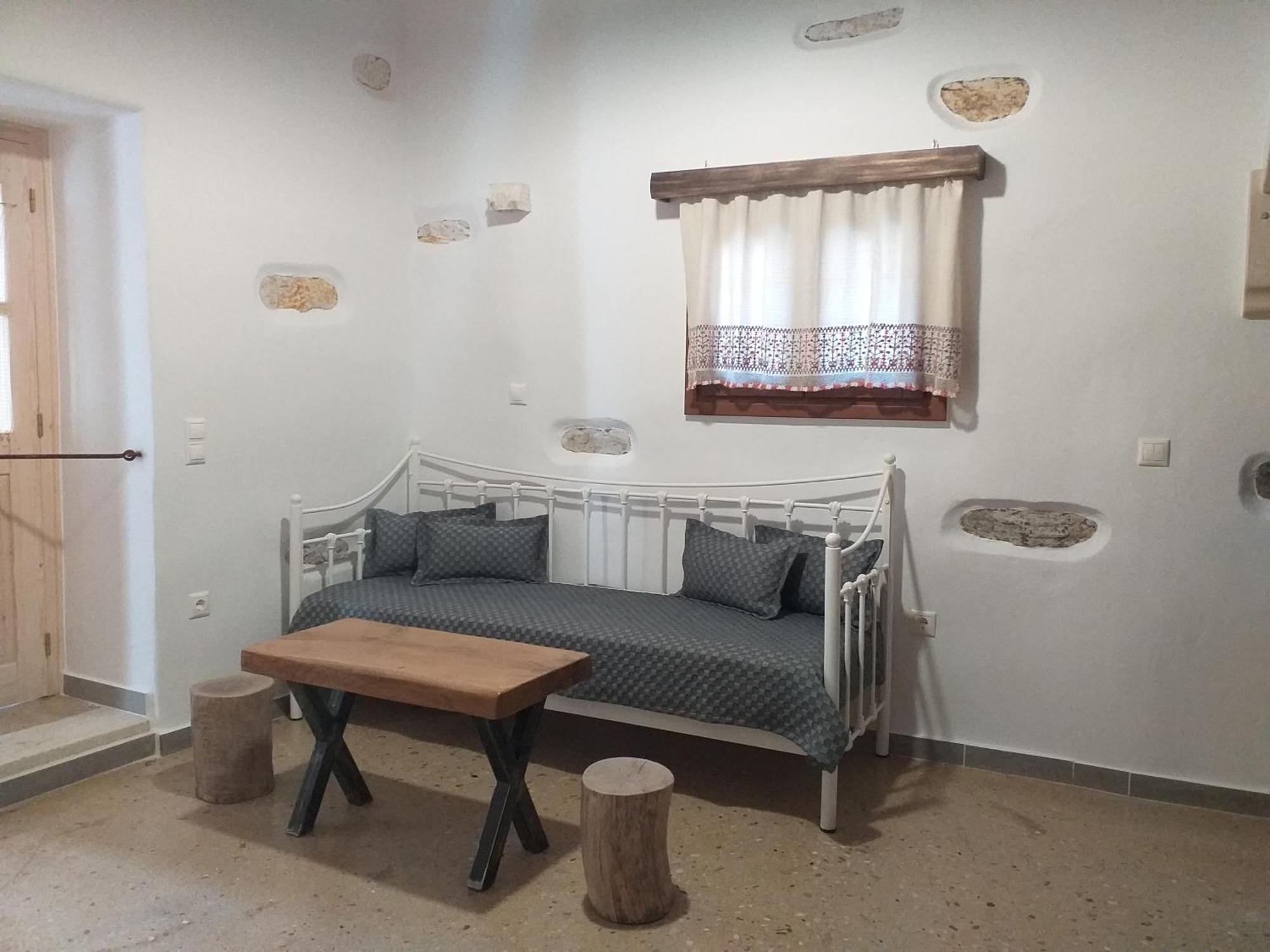 Imellos Aperathos Room photo